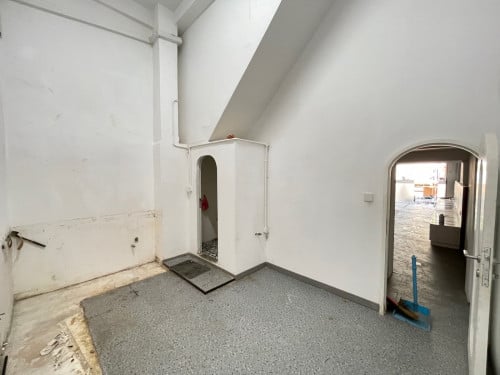 Shophouse available for rent on Mao Tse Toung Blvd