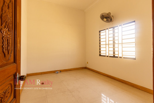 Shophouse For Rent Near Vanda Institute