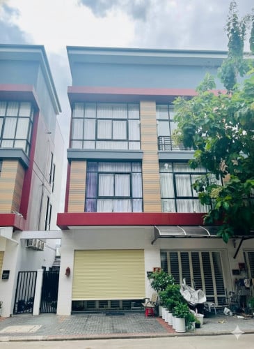 Shophouses for Rent