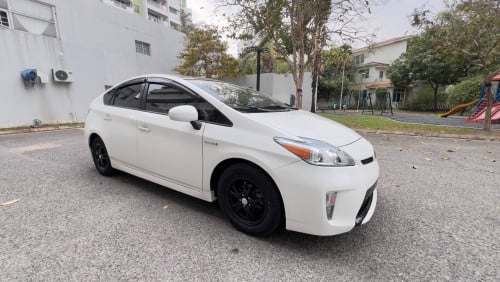 Toyota Prius 2012 Option 3 Solar ស្តុកថ្មីតម្លៃល្អ