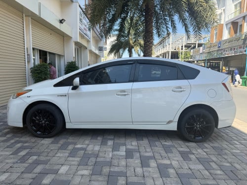 Toyota Pruis 2010 Option 3 ម្ចាស់ដើមផ្ទាល់លក់ទាំងផ្លាកលេខកម្ពុជា
