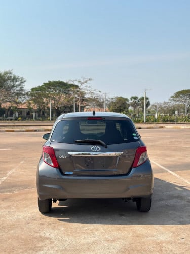 Toyota vitz2013-Smartkey មហាខ្ចី មិនខកជើង