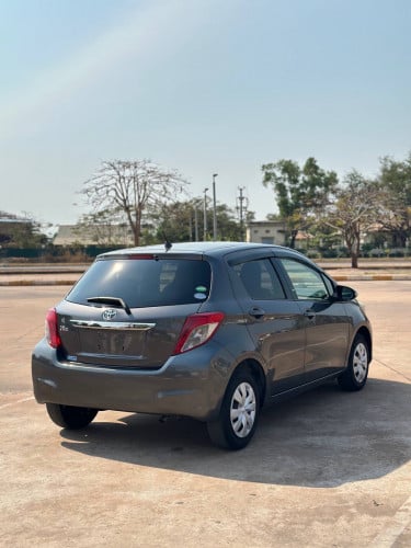 Toyota vitz2013-Smartkey មហាខ្ចី មិនខកជើង