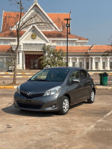 Toyota vitz2013-Smartkey មហាខ្ចី មិនខកជើង