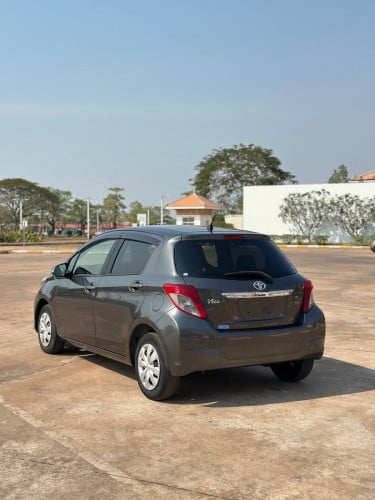 Toyota vitz2013-Smartkey មហាខ្ចី មិនខកជើង