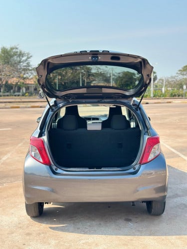 Toyota vitz2013-Smartkey មហាខ្ចី មិនខកជើង