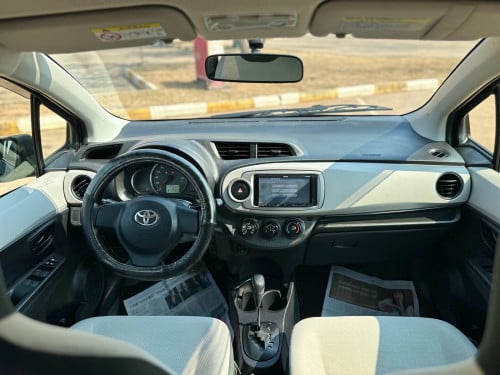 Toyota vitz2013-Smartkey មហាខ្ចី មិនខកជើង