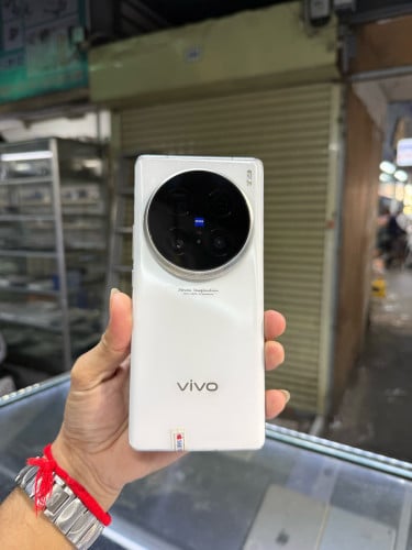Vivo X100Utra 256G Ram12G Sim2 CH ម៉ាសុីនអេក្រង់ស្រុីនដូរខ្នង