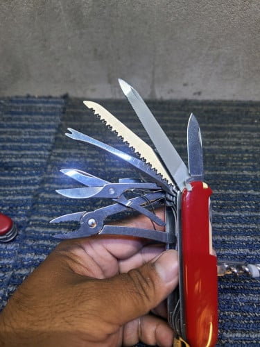 Victorinox army swiss