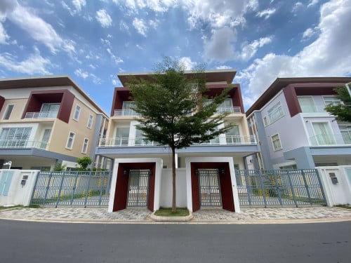 វីឡាភ្លោះផ្លាំមឺរៀហ្រ្កេនសម្រាប់លក់នៅបុរីអ័រគីដេ ដឹប៊ូតានិចសុីធី