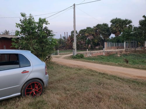លក់ដីបន្ទាន់
