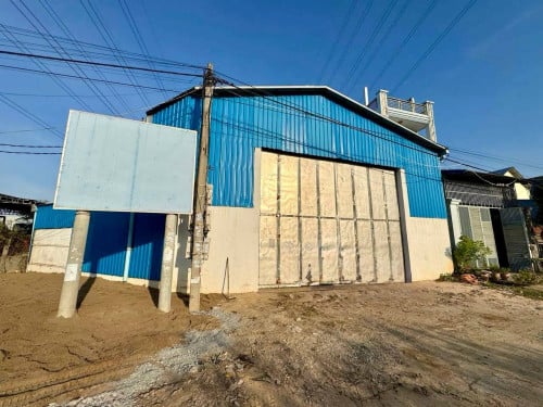 ឃ្លាំងជួល នៅក្រាំងធ្នង់!