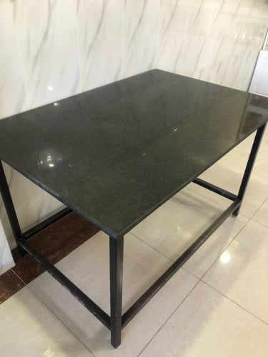 តុម៉ាបមួយទឹកលក់បន្ទាន់