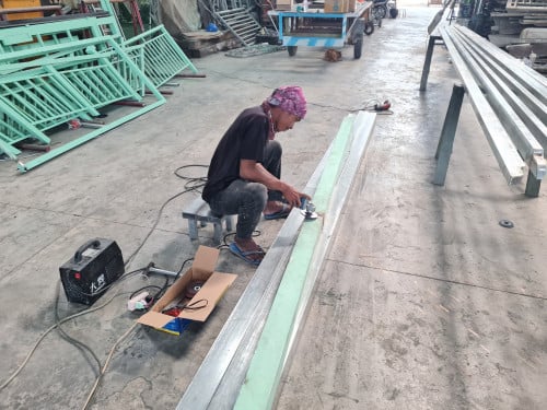 ម៉ៅធ្វើសំណង់ការងារសំណង់គ្រប់ភេទ