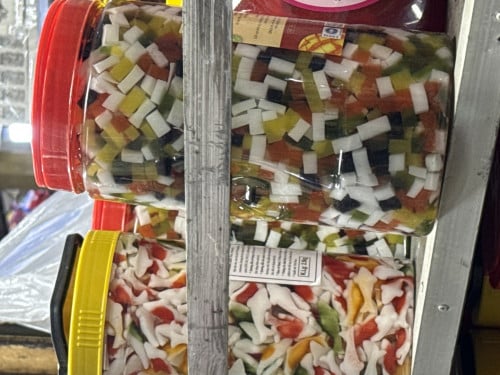 ផ្នែក អ្នកលក់នៅផ្សារអូឬស្សី ប្រុស ចាប់ផ្តើម ថ្ងៃទី 20