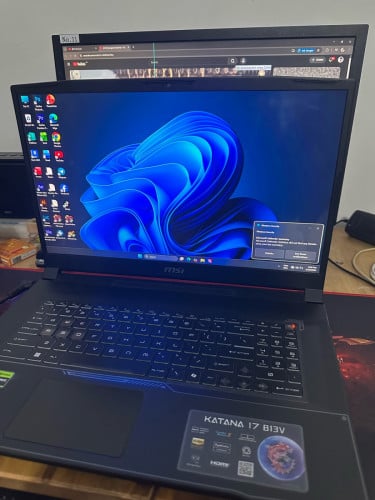 MSI Katana 17 B13V (ប្រើបាន3ខែ)