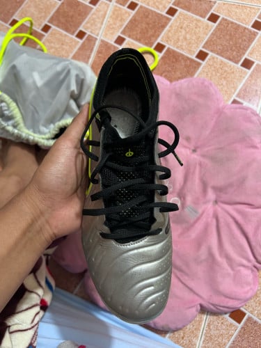 លេខ41 260cm Zin ពាក់បាន 3 4ដងទេ resell 110$ ប្រអប់ថង់ Fullset