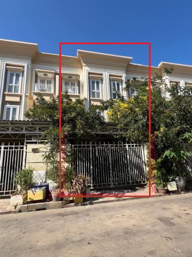 វីឡាកូនកាត់ មានសម្ភារៈមួយចំនួនសម្រាប់ជួលនៅ បុរីដឹមេគង្គរ៉ូយ៉ាល់6A