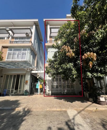 ផ្ទះល្វែងសម្រាប់ជួលនៅបុរីប៉េងហួត6A