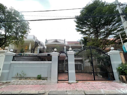 ផ្ទះ&ដី សម្រាប់លក់នៅបឹងកេងកេង១ (BKK1)