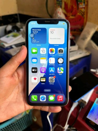 លក់iPhone 11 64G សាណុំ