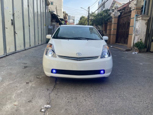 ឡានលក់PRIUS2008ហ្វូធូរីហ្សិនមួយជុំក្នុងលឿង