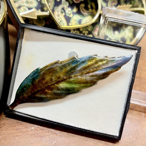 ម្ជុលខ្ទាស់អាវ Shippo-yaki (七宝焼)