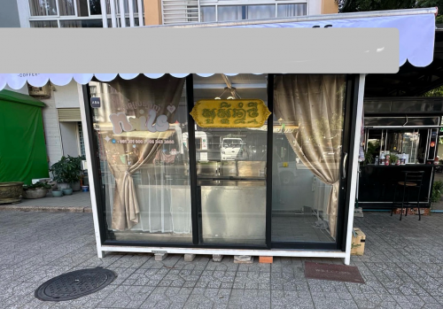 មានទូរកញ្ចក់ ចង់លក់ ល្អសម្រាប់លក់គ្រឿងSkincare លក់ខោអាវ និង Mini mart