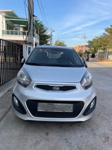 ឡានស្អាត តម្លៃទន់ៗ Smart key full Option