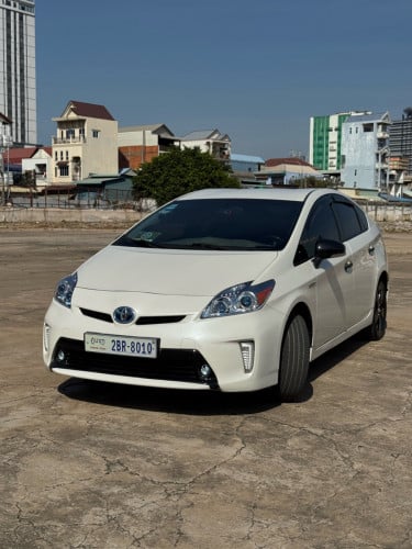 ✅Toyota Prius 2013 Option3