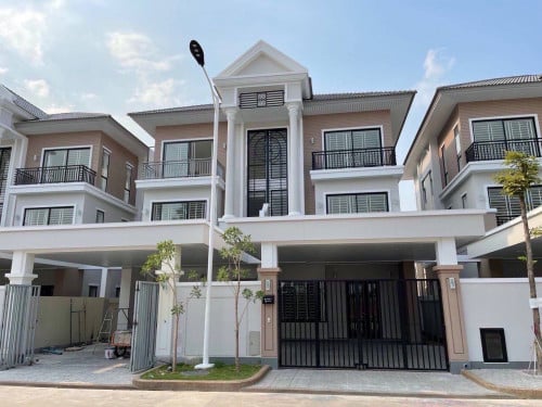 🏠វិឡា​ភ្លោះ ​TB សល់ដីក្រោយ 8ម លក់បន្ទាន់គម្រោង​ Eco