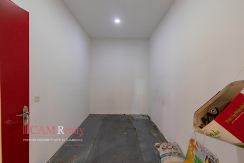 105 Sqm Corner Retail Shop For Rent in BKK1 Phnom Penh