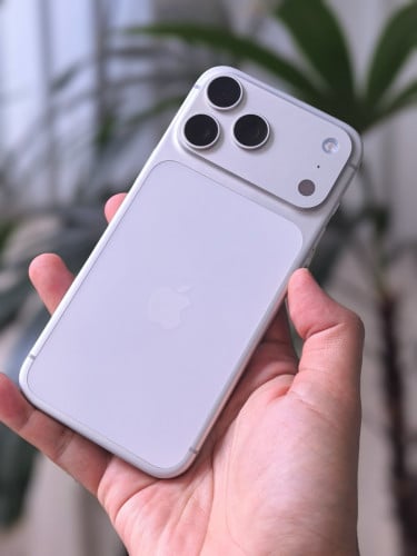 17 Pro Max 256GB Silver CH/A 99%