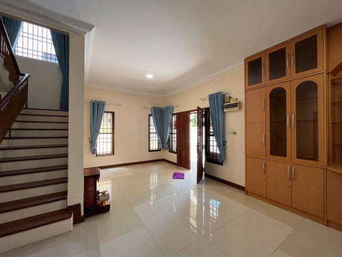 5Bedrooms Villa in Borey Sunway toul kok - For Rent
