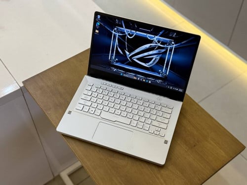 Asus Zephyrus G14 GA401IV ( Grade A )AMD Ryzen 9 4900HS, RAM 16GB, SSD 512GB, VGA Nvidia RTX2060 6GB