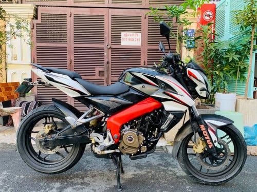 BAJAJ pulsar (200cc,from India)