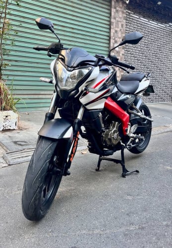 Bajaj pulsar 750$,200cc, year 2014,from linda)have ID crad មានកាតគ្រី