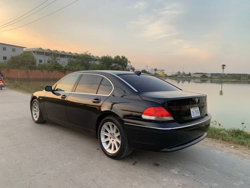 BMW 04 ឡានស្អាតអត់បុកប៉ះឯកសារគ្រប់