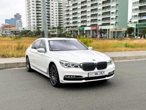 BMW 7series LWB VIP រថយន្តនៅថ្មីណាស់ ទឹកថ្នាំសុីនមួយជុំ