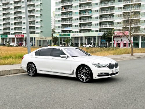 BMW 7series LWB VIP រថយន្តនៅថ្មីណាស់ ទឹកថ្នាំសុីនមួយជុំ