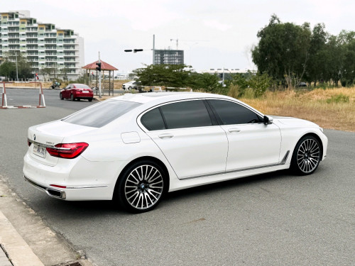 BMW 7series LWB VIP រថយន្តនៅថ្មីណាស់ ទឹកថ្នាំសុីនមួយជុំ
