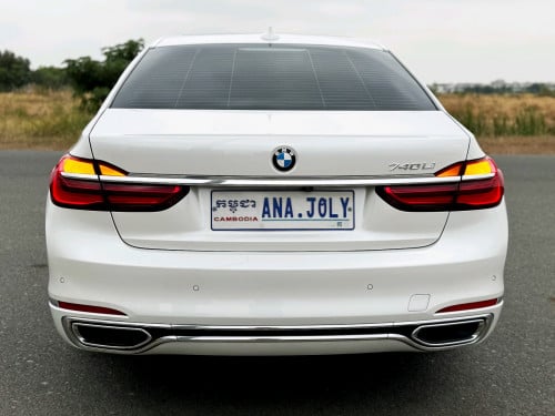 BMW 7series LWB VIP រថយន្តនៅថ្មីណាស់ ទឹកថ្នាំសុីនមួយជុំ
