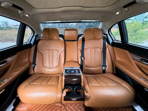 BMW 7series LWB VIP រថយន្តនៅថ្មីណាស់ ទឹកថ្នាំសុីនមួយជុំ