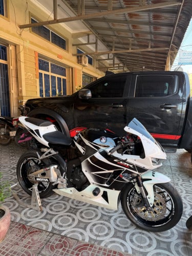CBR600RR 2016 ពន្ធពេញ ធានាម៉ាសុីនប្រព័ន្ធភ្លើង សានុំ