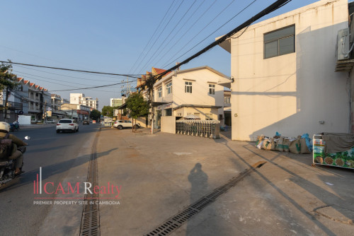 Commercial Building For Rent Along Street 598
