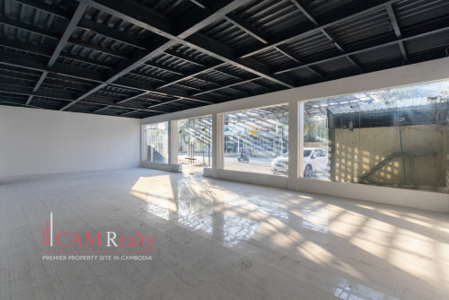 Commercial Building For Rent Along Street 598