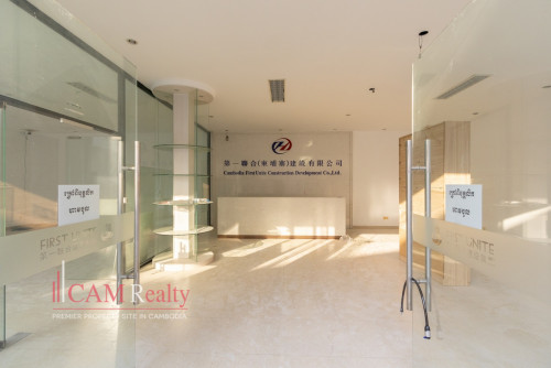 Commercial Building For Rent Along Street 598