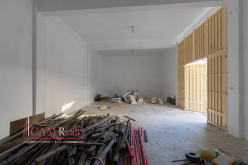 Commercial Building For Rent Along Street 598