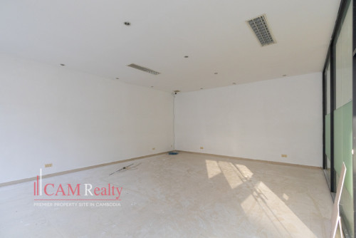 Commercial Building For Rent Along Street 598
