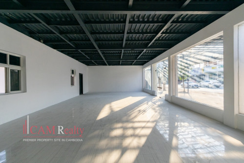 Commercial Building For Rent Along Street 598
